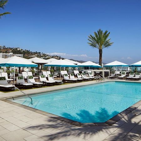 The London West Hollywood At Beverly Hills Eksteriør billede The pool at the Beverly Hills Hotel