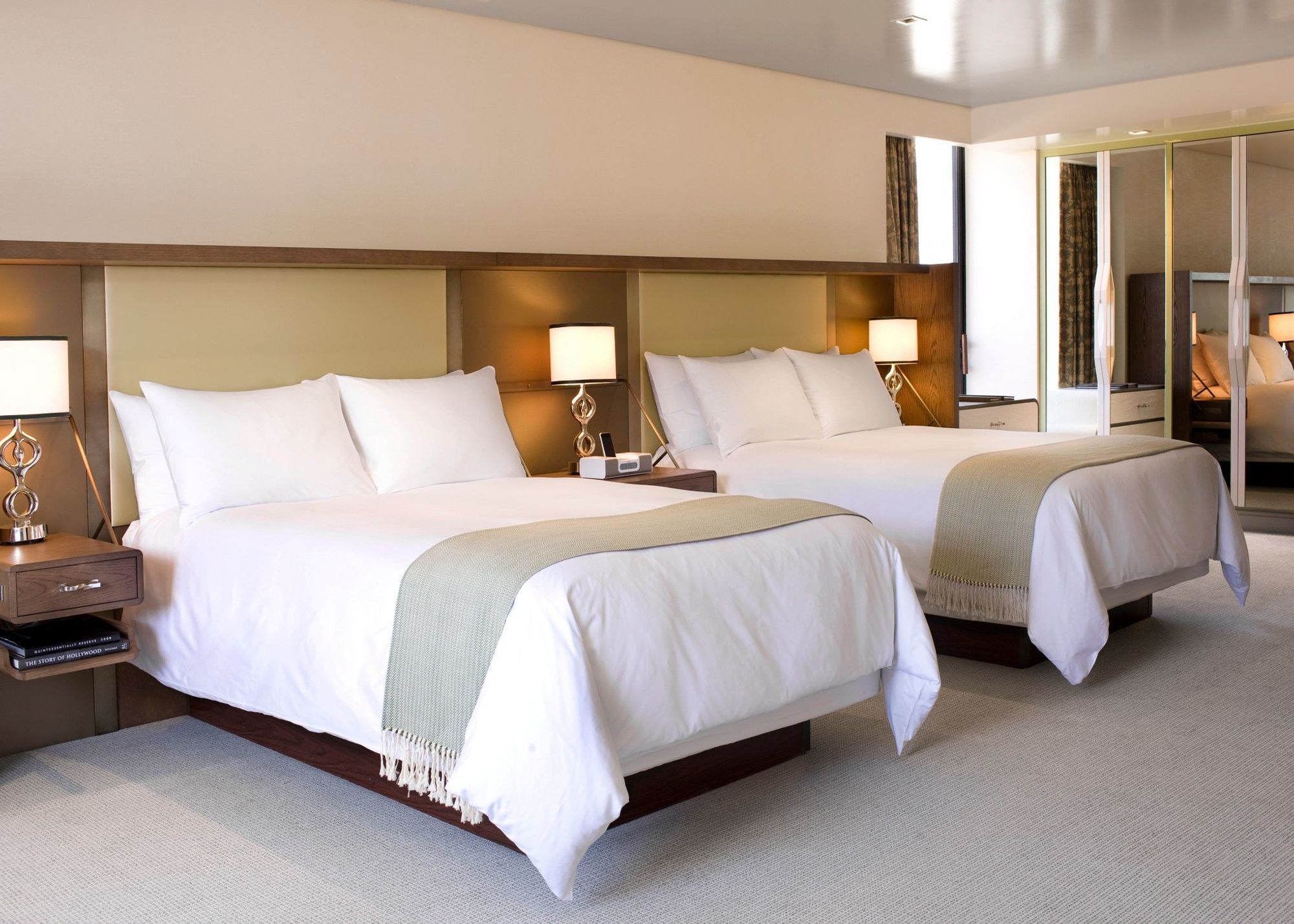 The London West Hollywood At Beverly Hills Eksteriør billede A guest room at the MGM Grand