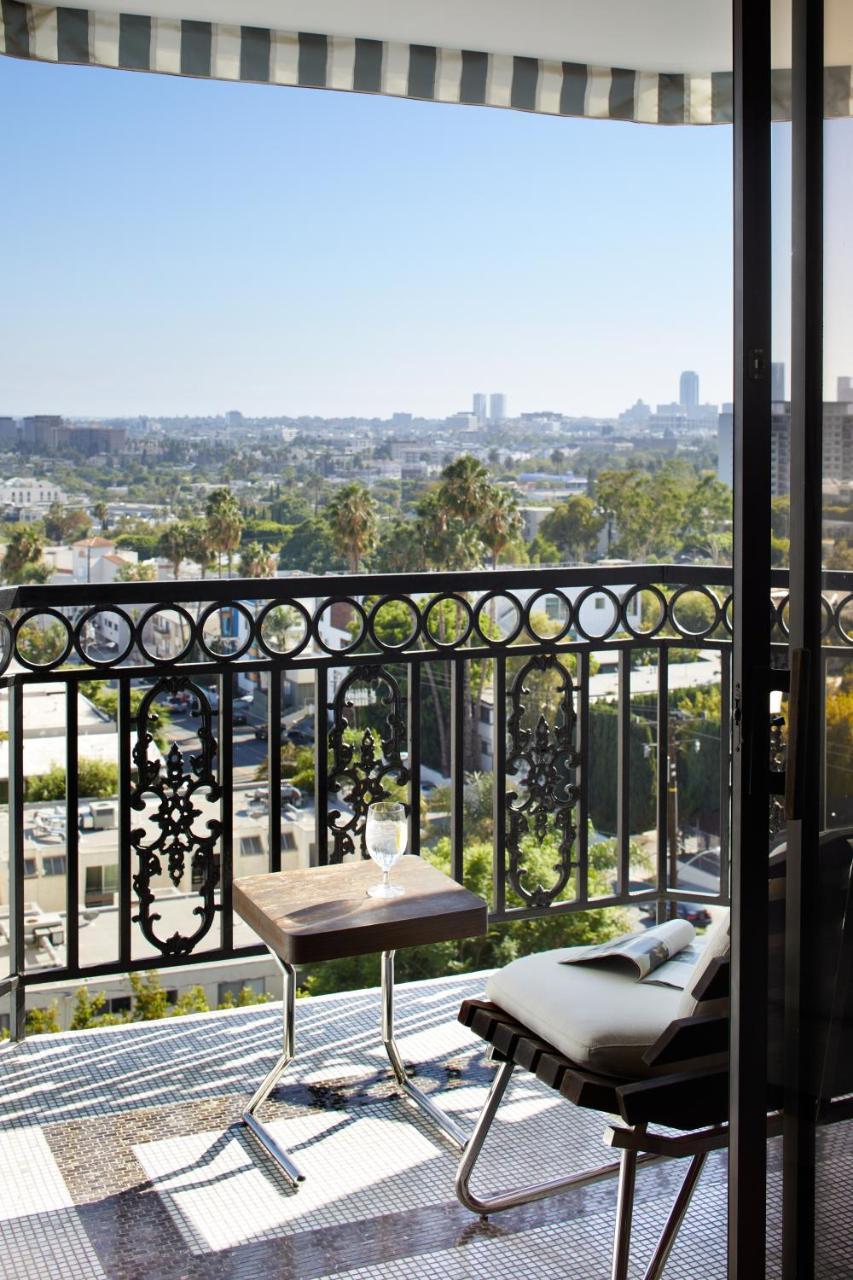 The London West Hollywood At Beverly Hills Eksteriør billede View from the balcony of a suite at the Beverly Hills Hotel