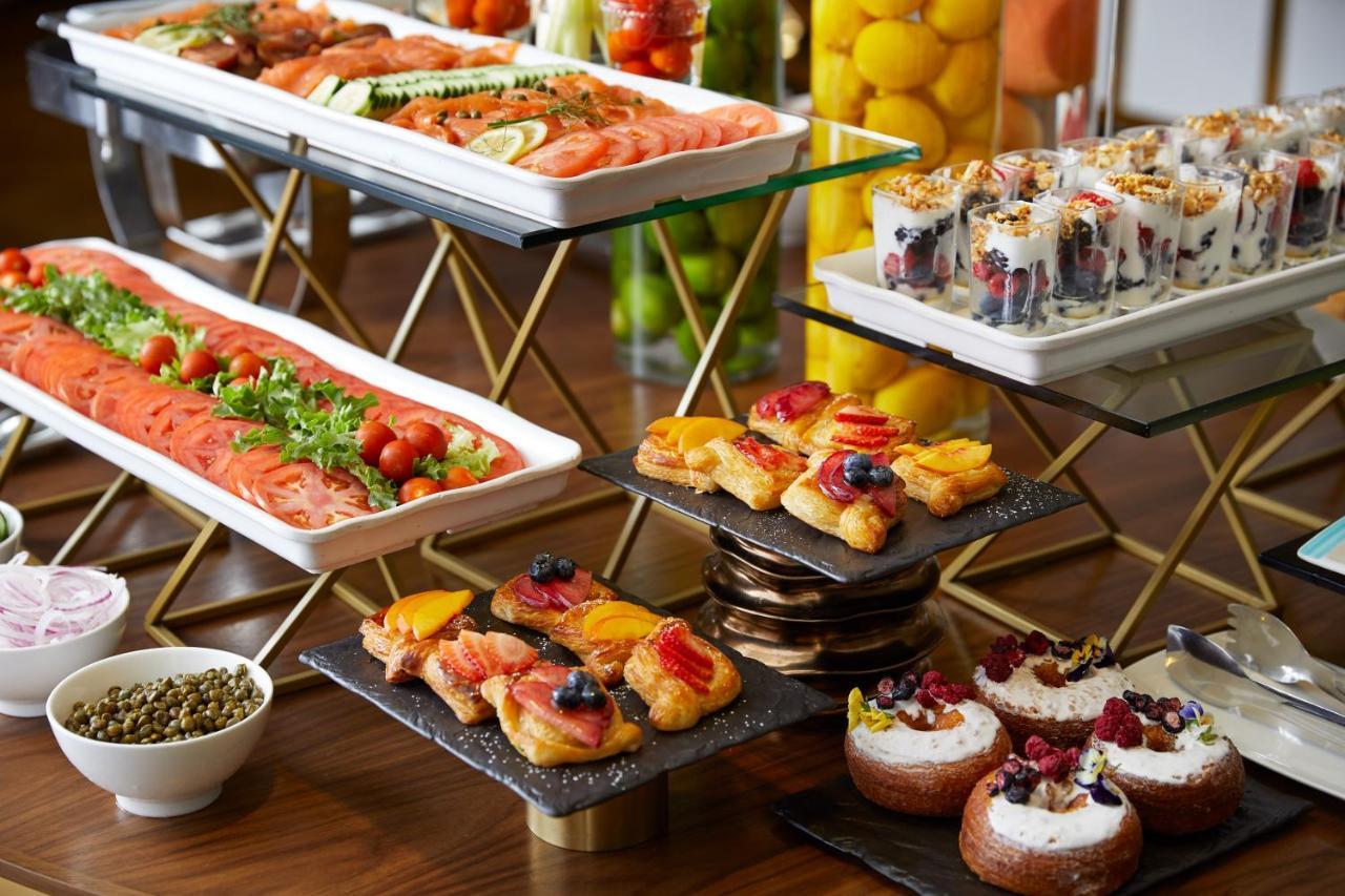 The London West Hollywood At Beverly Hills Eksteriør billede A buffet